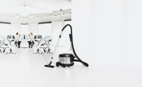 Nilfisk GD930S2 Canister Vacuum - Image 4