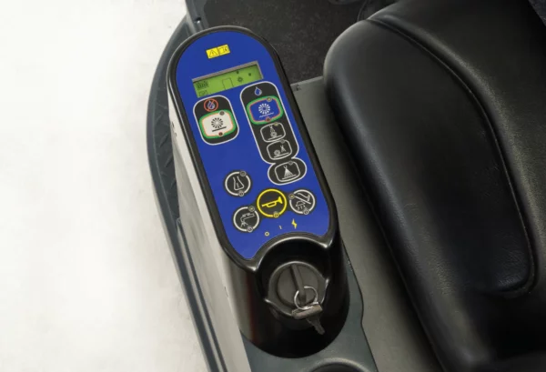 Nilfisk ES4000 Ride On Total Carpet Care - Image 4