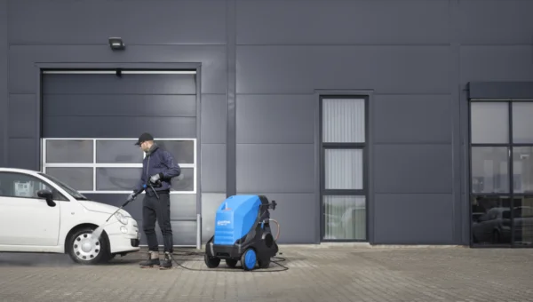 Nilfisk MH 3C Hot Water High Pressure Cleaner - Image 3