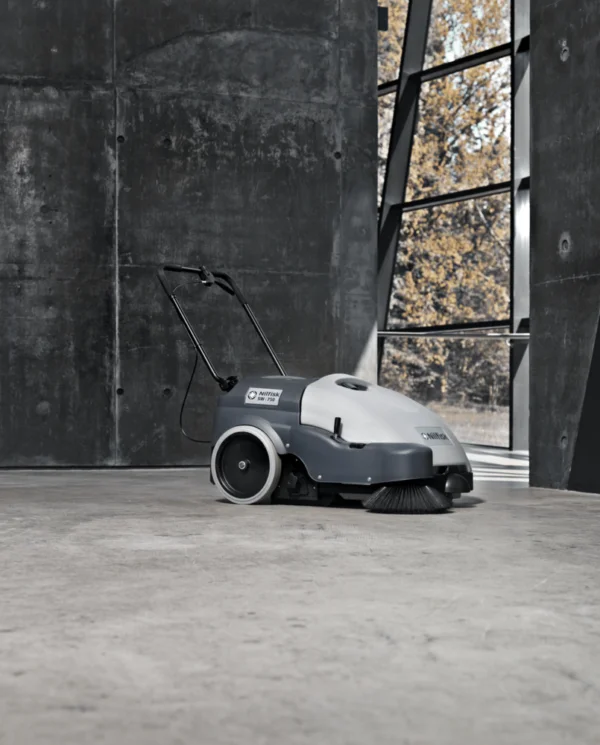Nilfisk SW750 Walk Behind Sweeper - Image 9